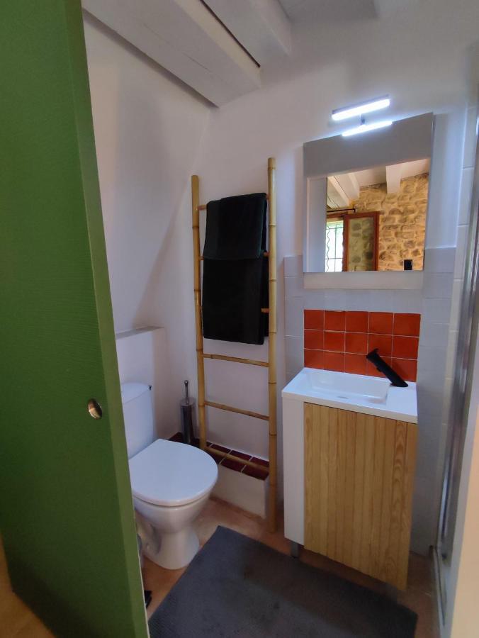 un pied dans la forêt La Capelle-et-Masmolene Exterior foto